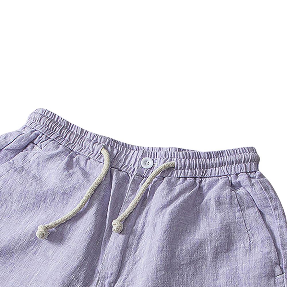 Bermuda Linho Masculina Romenzi Phuket RZ499 feita em tecido leve e arejado, ideal para dias ensolarados, com caimento sofisticado e elegante.