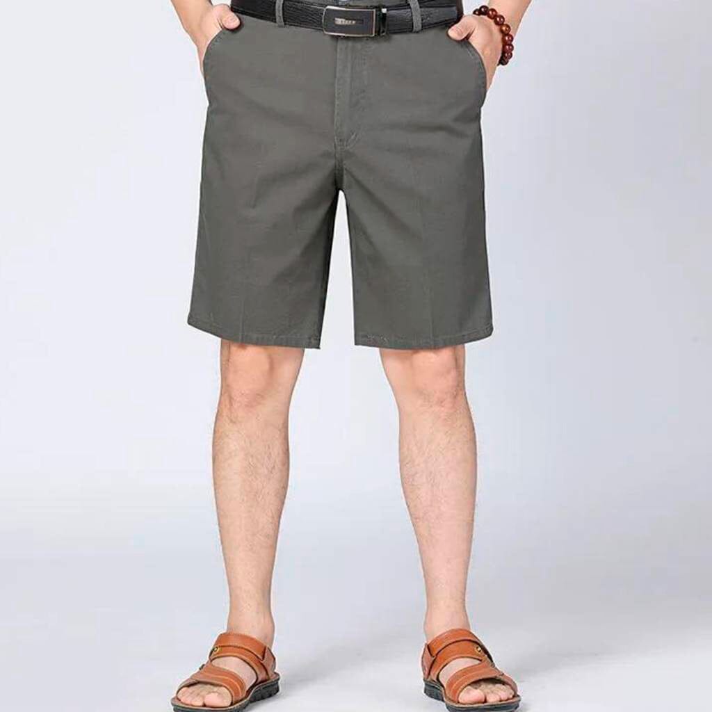 Bermuda Masculina Classic Comfort Romenzi RZ517 feita em brim premium, com caimento ajustado, resistência e design moderno que une estilo e conforto.