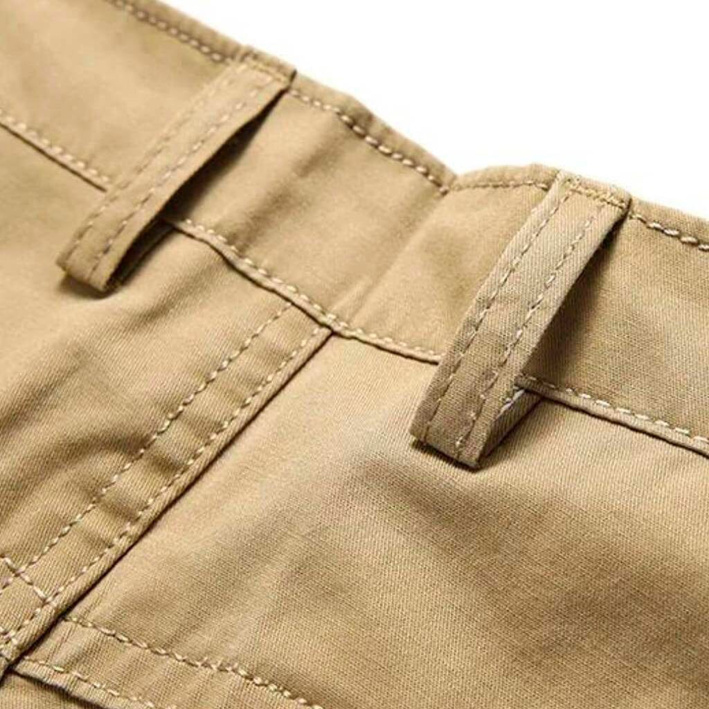 Bermuda Masculina Classic Comfort Romenzi RZ517 feita em brim premium, com caimento ajustado, resistência e design moderno que une estilo e conforto.