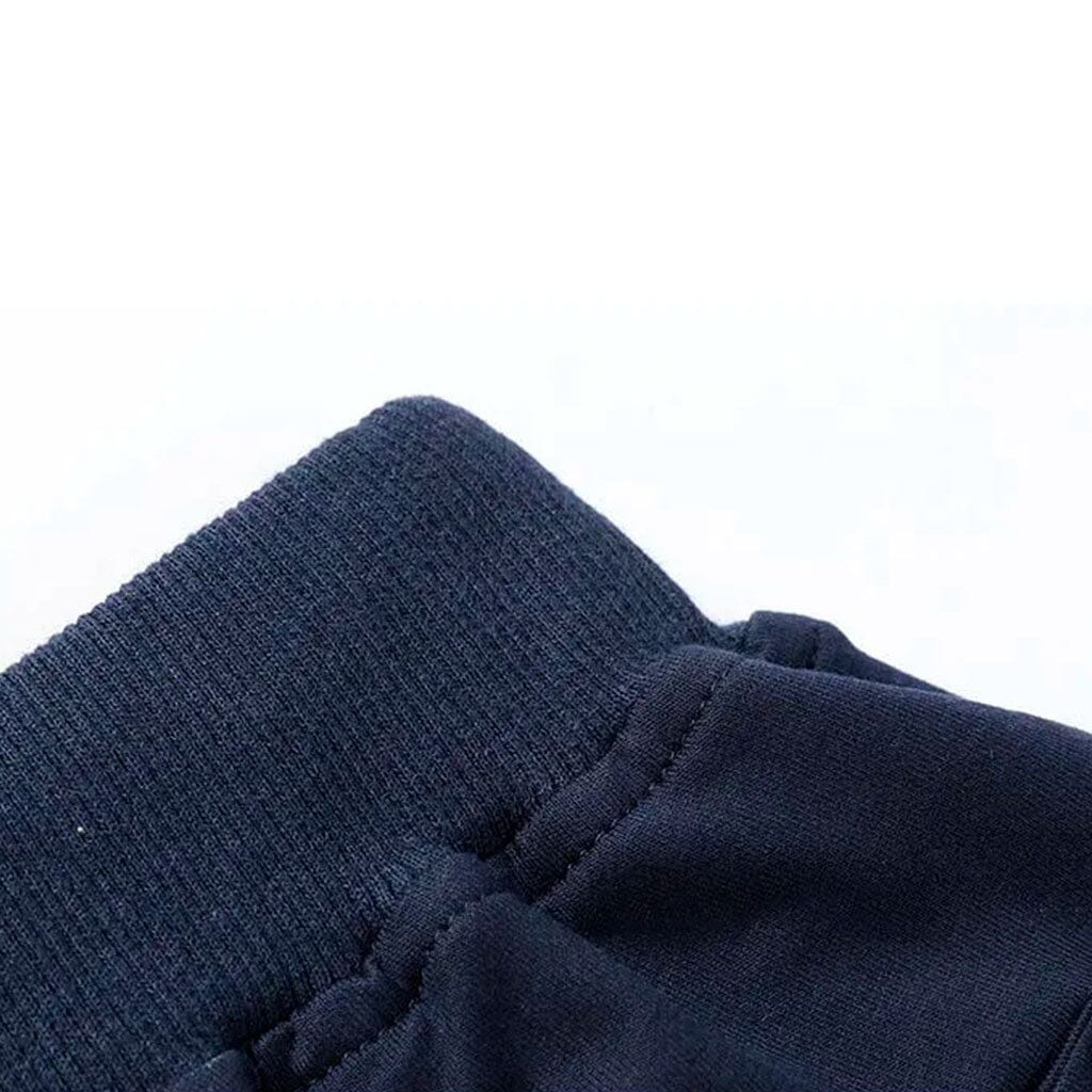 Bermuda Masculina Clássica Romenzi RZ515 feita em algodão premium, com caimento ajustado, design clássico e atemporal, unindo conforto e sofisticação.