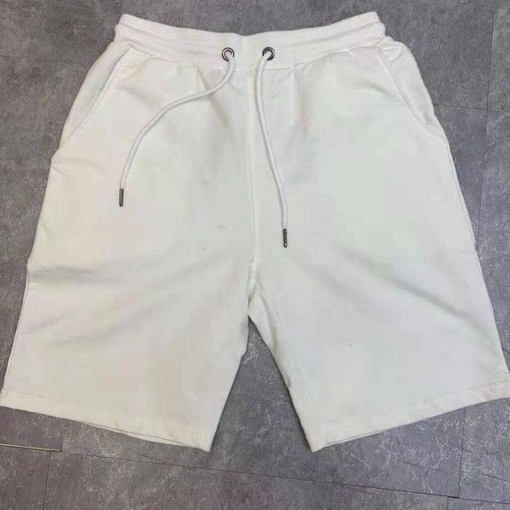 Bermuda Masculina Cotton Romenzi RZ522 feita em algodão premium, leve e ventilada, com caimento moderno que une conforto, praticidade e sofisticação.