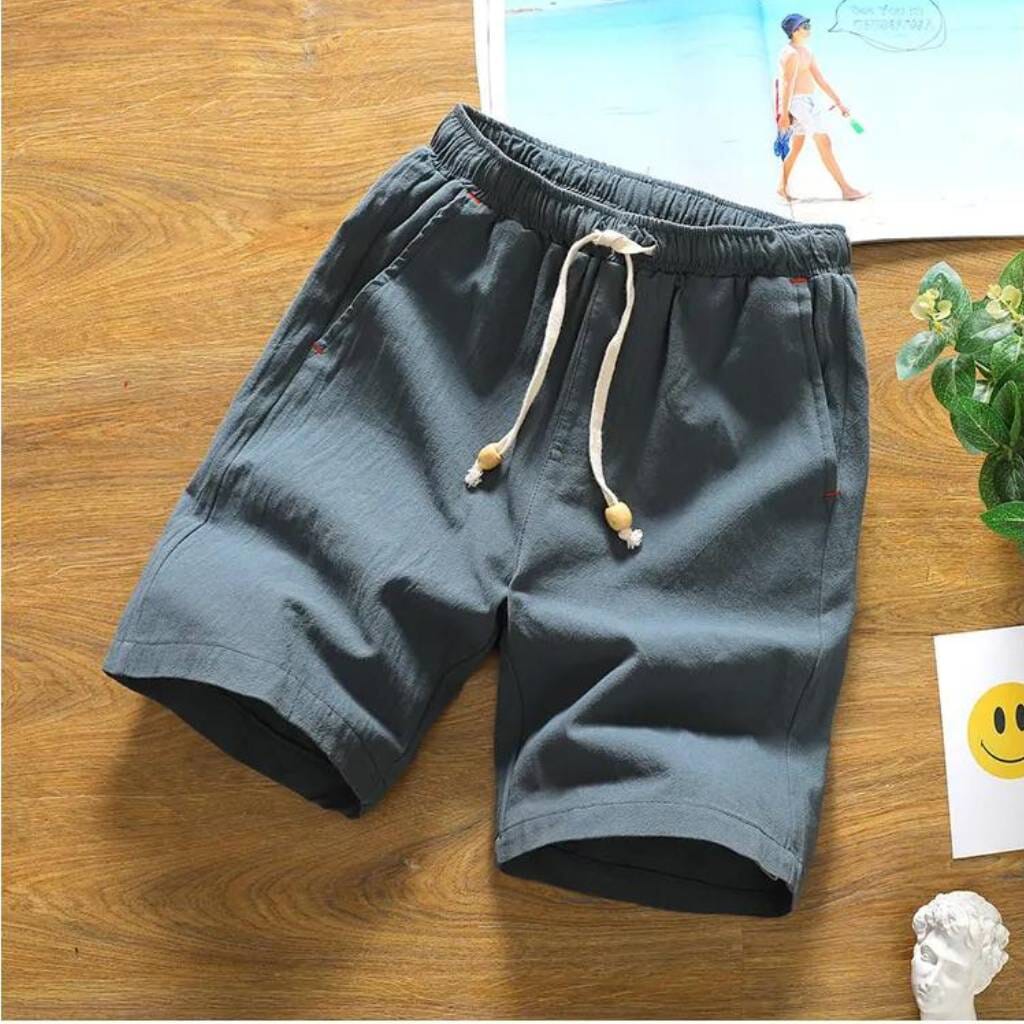 Bermuda Masculina Maldivas Romenzi RZ527 feita em algodão e poliéster premium, leve e ventilada, com caimento moderno que une conforto e estilo versátil.