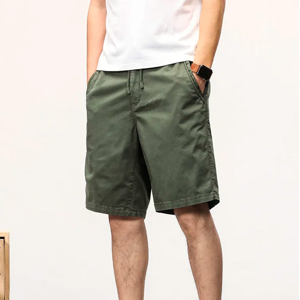 Bermuda Masculina Street Romenzi RZ514 feita em sarja premium, caimento ajustado e design moderno que une conforto, durabilidade e estilo versátil.