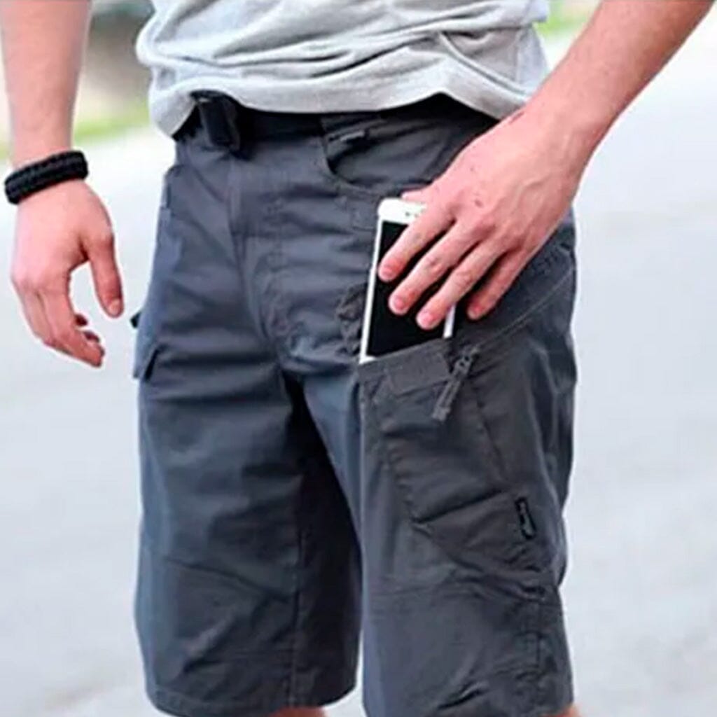 Bermuda Masculina Tática e Impermeável Romenzi RZ524 feita em brim premium, com caimento moderno, proteção contra água e design funcional com bolsos.