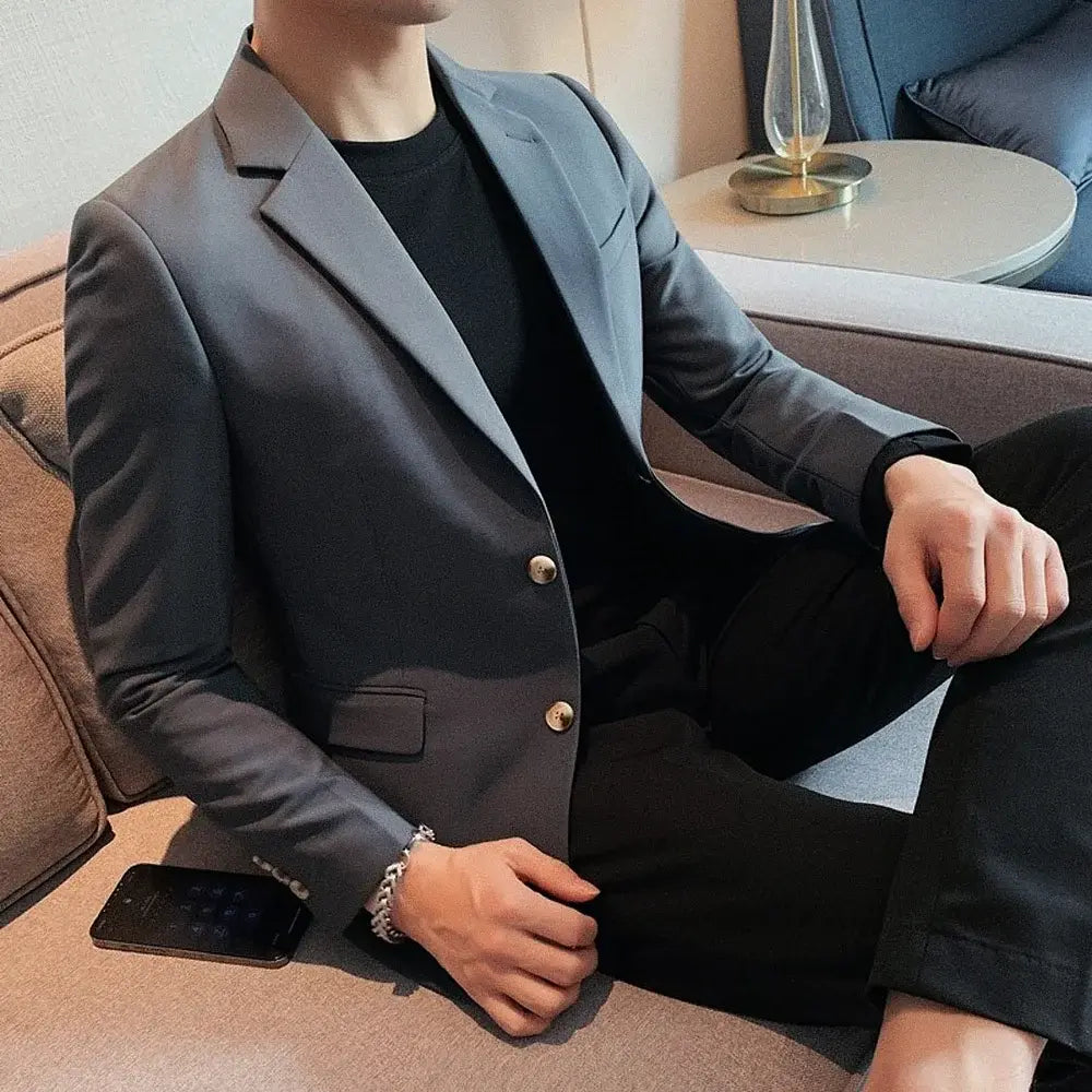 Blazer Masculino Esporte Fino Romenzi RZ058 em cinza escuro, moderno e elegante para ocasiões formais e casuais.