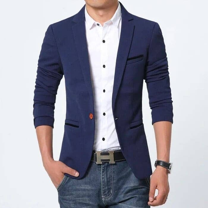 Blazer Masculino Romenzi Scobar RZ053, feito com materiais de excelência, design elegante e acabamento primoroso. Ideal para eventos formais e especiais.