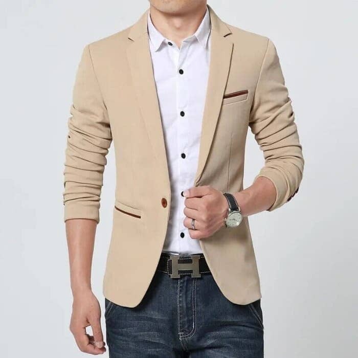 Blazer Masculino Romenzi Scobar RZ053, feito com materiais de excelência, design elegante e acabamento primoroso. Ideal para eventos formais e especiais.