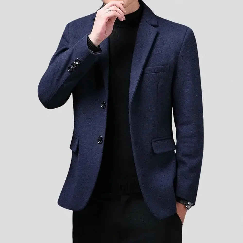 Blazer Masculino Slim Herrera Romenzi RZ061, com design slim fit, moderno e confortável. Disponível em materiais de alta qualidade.