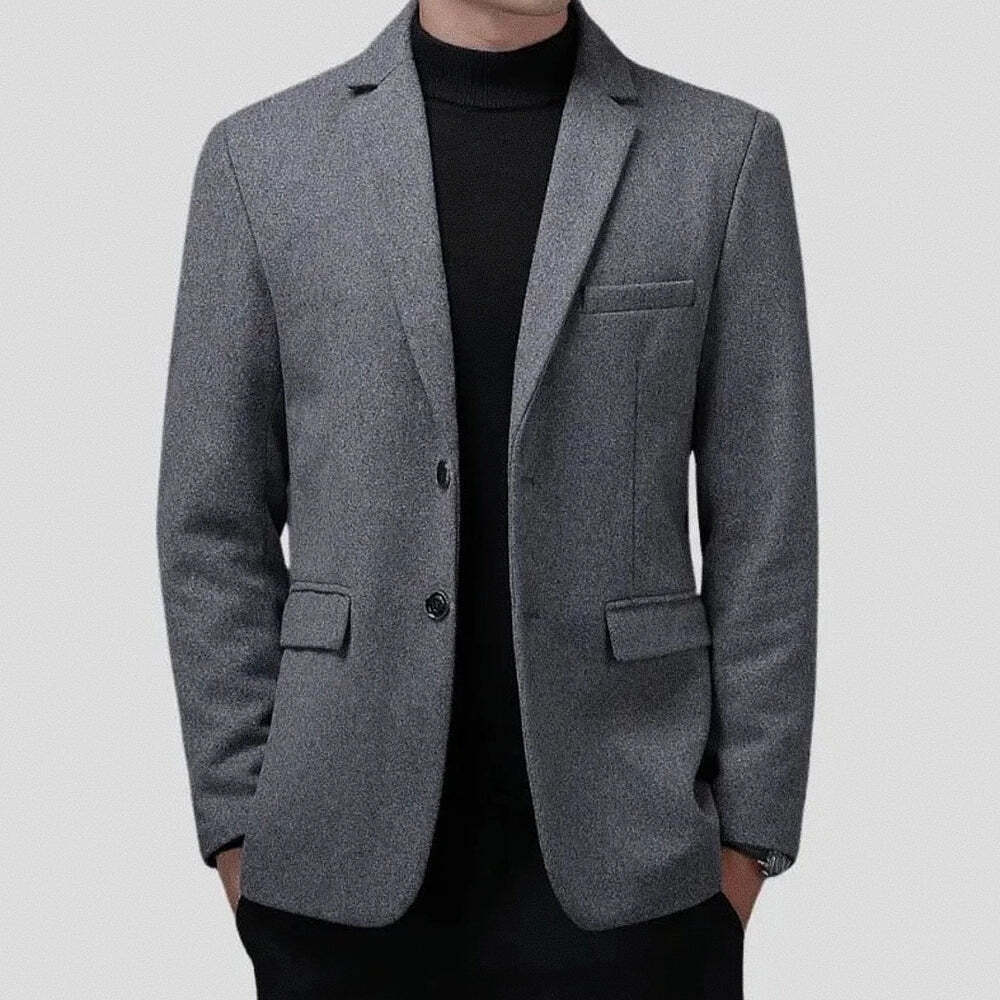 Blazer Masculino Slim Herrera Romenzi RZ061, com design slim fit, moderno e confortável. Disponível em materiais de alta qualidade.
