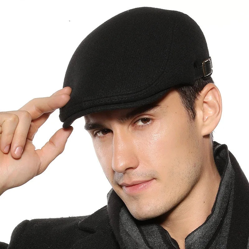 Boina Masculina Ajustável France Romenzi RZ267 com design clássico francês, confeccionada em materiais premium e ajuste interno ergonômico para máximo conforto.