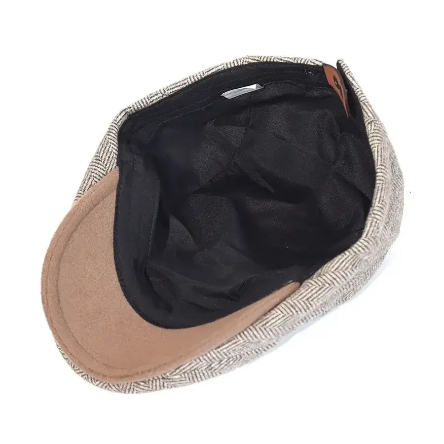 Boina Masculina Scotland Romenzi RZ266 com design clássico, materiais premium e ajuste ergonômico. Ideal para ocasiões casuais e formais com máxima sofisticação