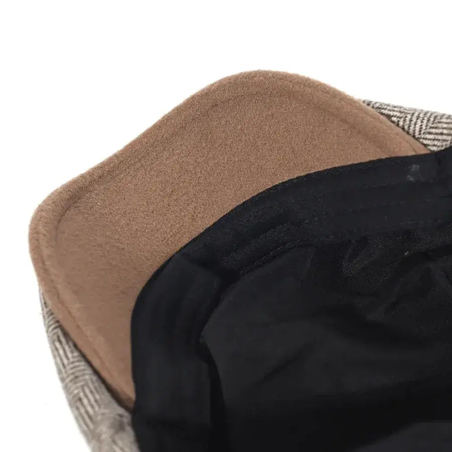 Boina Masculina Scotland Romenzi RZ266 com design clássico, materiais premium e ajuste ergonômico. Ideal para ocasiões casuais e formais com máxima sofisticação