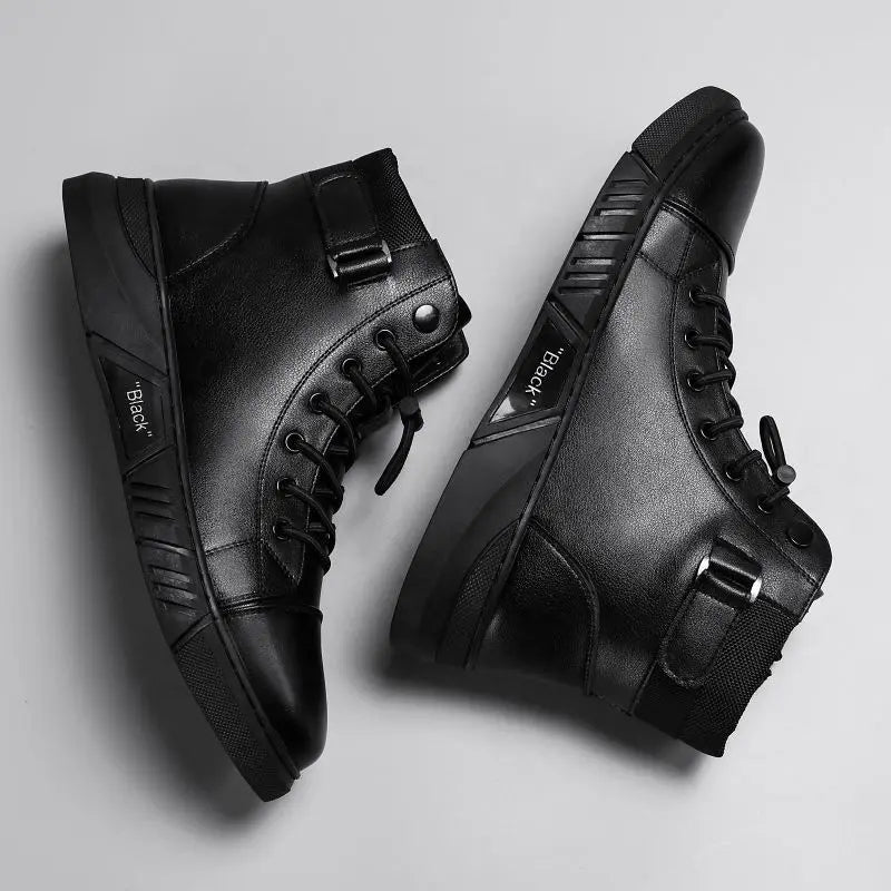 Bota de Couro Masculina Romenzi Black RZ280 feita em couro italiano, com solado antiderrapante e design moderno. Elegância para looks casuais