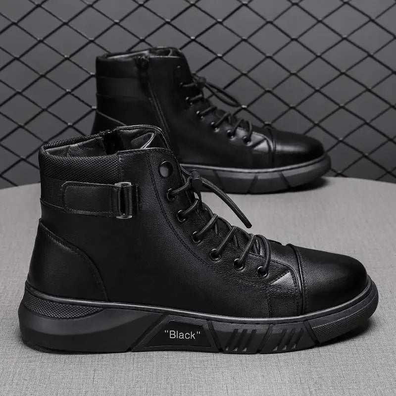 Bota de Couro Masculina Romenzi Black RZ280 feita em couro italiano, com solado antiderrapante e design moderno. Elegância para looks casuais