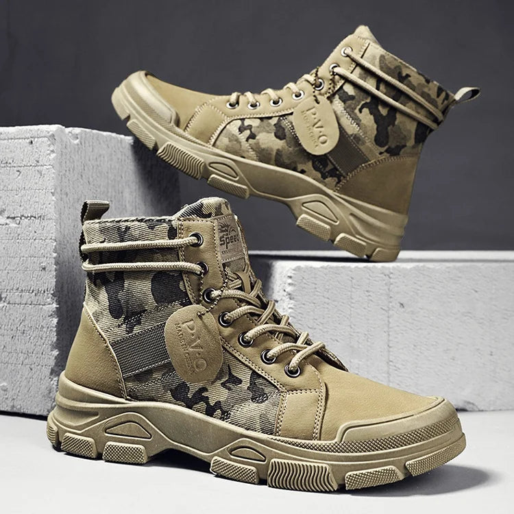 Bota Masculina Camuflada Speed Romenzi RZ286 feita em couro legítimo com solado antiderrapante e visual camuflado. Ideal para uso casual e formal.