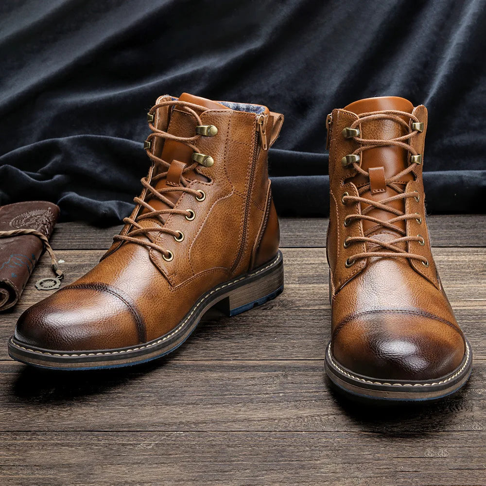 Bota Masculina de Couro Romenzi RZ284 com couro premium, solado emborrachado e design moderno. Perfeita para ambientes urbanos e aventuras.