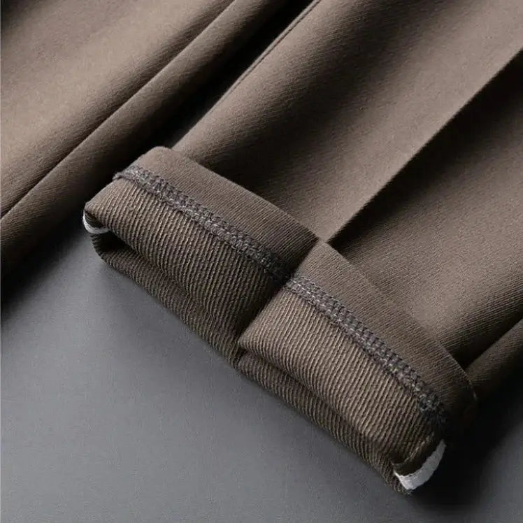 Calça Alfaiataria Masculina Slim Romenzi RZ009 – sofisticação, conforto e caimento impecável com tecido premium e corte slim fit.