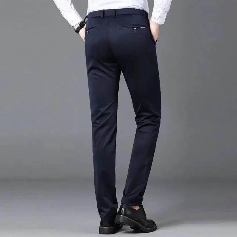 Calça Social Masculina Romenzi Meyer RZ252 com design elegante e materiais de alta qualidade. Perfeita para conforto e estilo em todas as ocasiões.