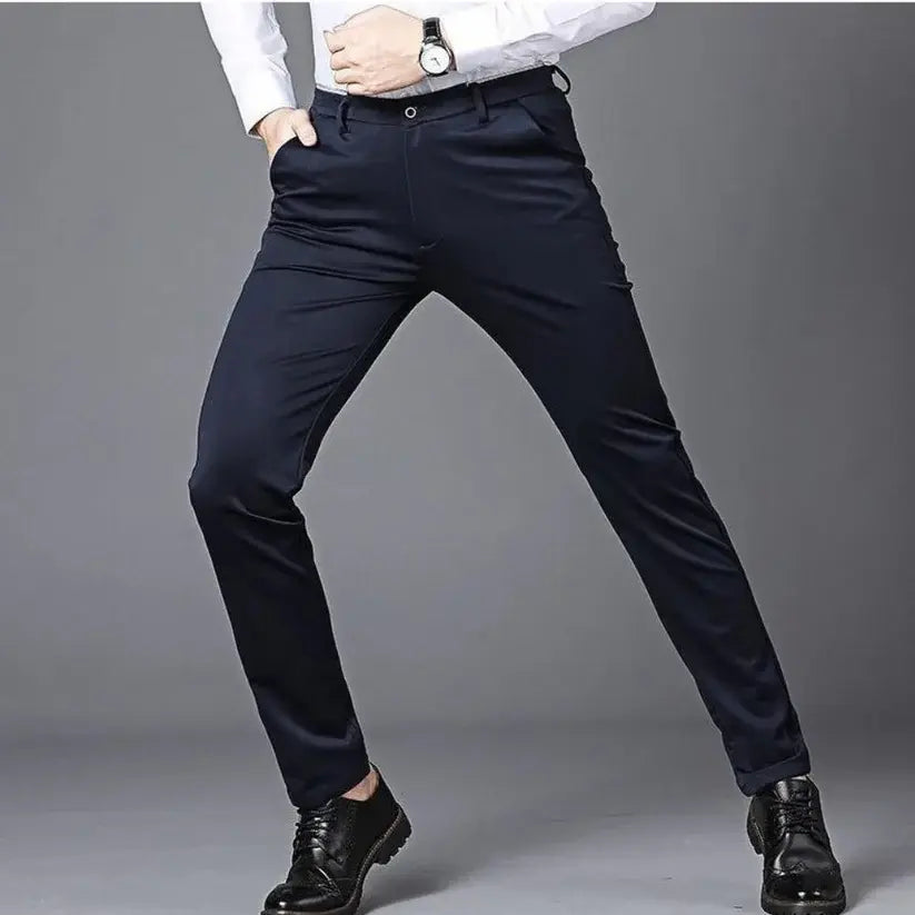 Calça Social Masculina Romenzi Meyer RZ252 com design elegante e materiais de alta qualidade. Perfeita para conforto e estilo em todas as ocasiões.