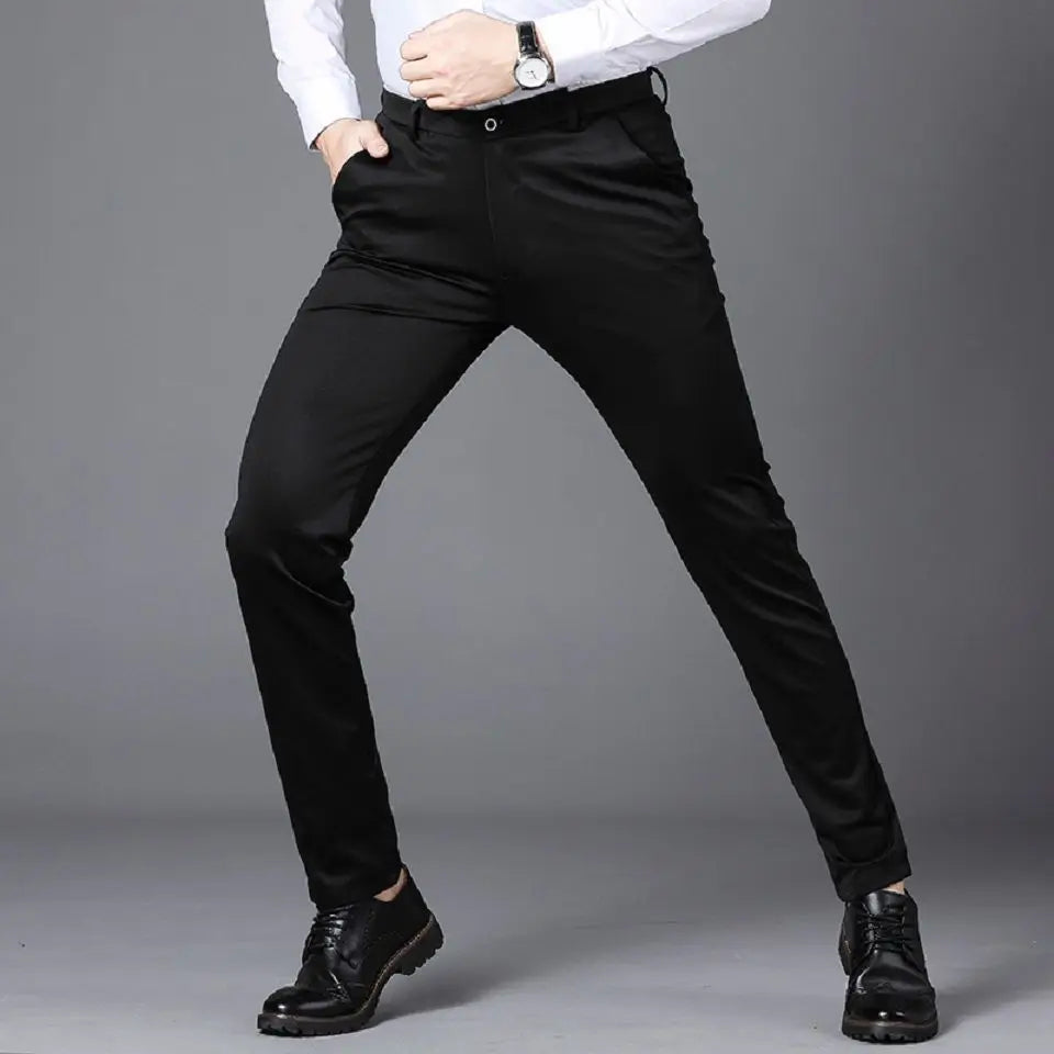 Calça Social Masculina Romenzi Meyer RZ252 com design elegante e materiais de alta qualidade. Perfeita para conforto e estilo em todas as ocasiões.