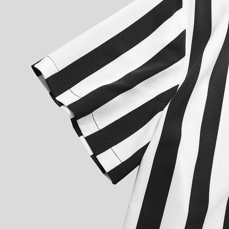 Camisa Manga Curta com Gola Padre Listrada Romenzi RZ572 em tecido leve, com caimento impecável, estilo moderno e elegância para diferentes ocasiões.
