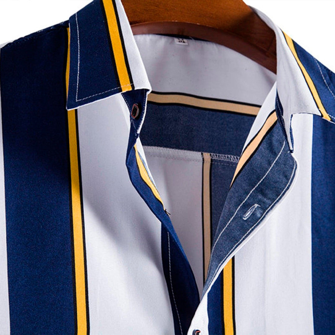Camisa Manga Curta Listrada Romenzi Navy RZ600 feita em tecido leve e respirável, com design moderno e caimento impecável que transmite sofisticação.