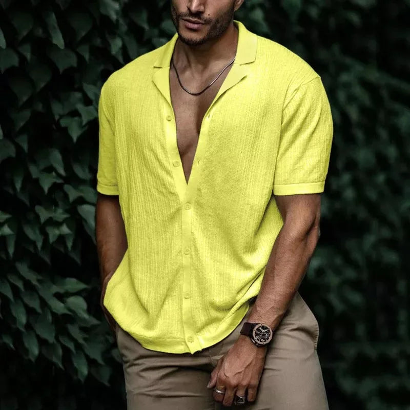 Camisa Masculina Romenzi RZ020 com design moderno, gola polo, modelagem ajustada e tecido respirável para conforto e elegância.