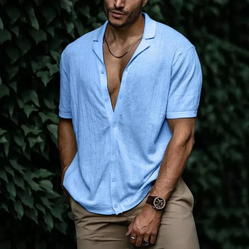 Camisa Masculina Romenzi RZ020 com design moderno, gola polo, modelagem ajustada e tecido respirável para conforto e elegância.