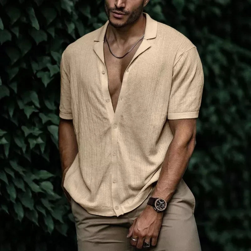 Camisa Masculina Romenzi RZ020 com design moderno, gola polo, modelagem ajustada e tecido respirável para conforto e elegância.