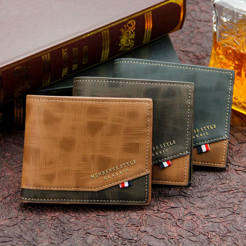 Carteira de couro masculina Malcom Romenzi RZ483 com design compacto, acabamento elegante e compartimentos funcionais para documentos e cartões.