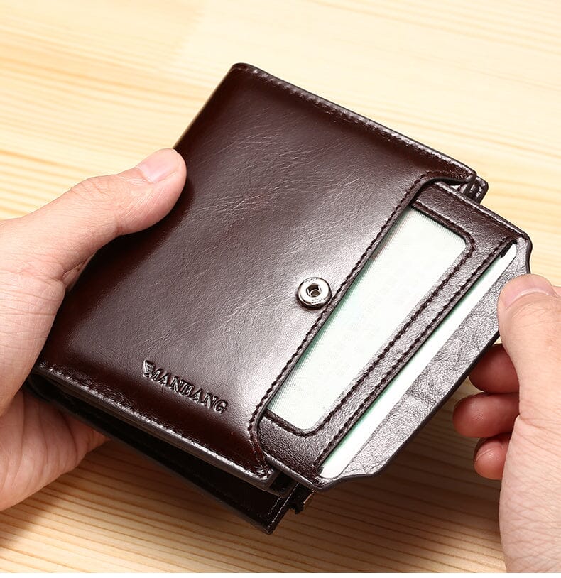 Carteira Masculina de Couro Romenzi RZ478 com zíper, porta-cartões, compartimentos internos e acabamento sofisticado em couro legítimo.