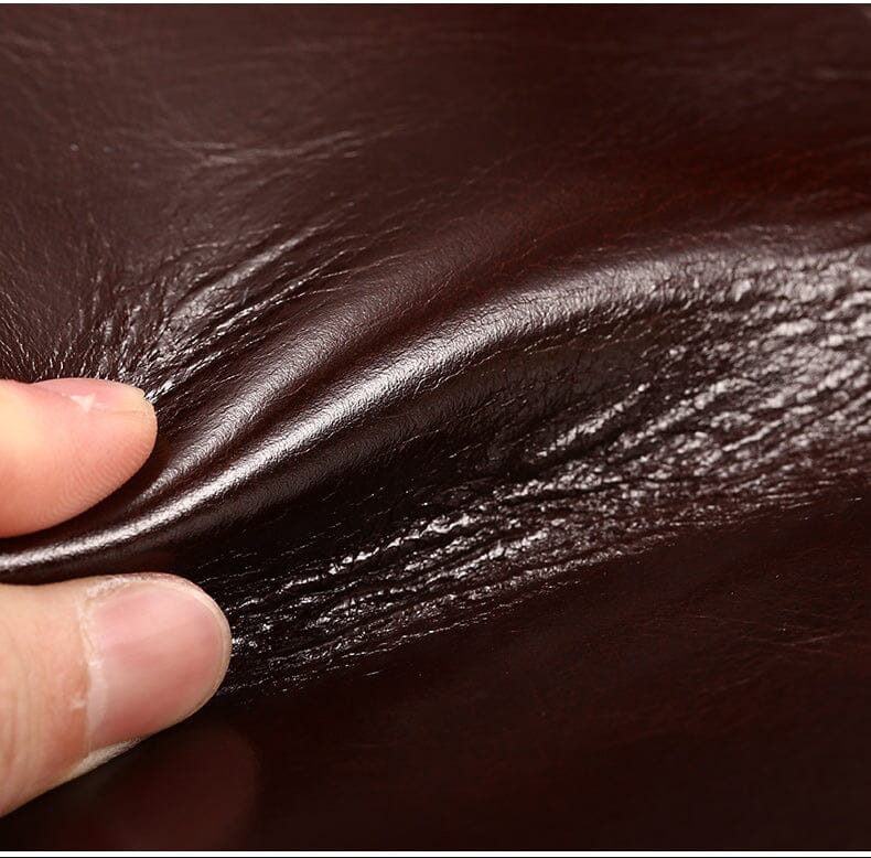Carteira Masculina de Couro Romenzi RZ478 com zíper, porta-cartões, compartimentos internos e acabamento sofisticado em couro legítimo.