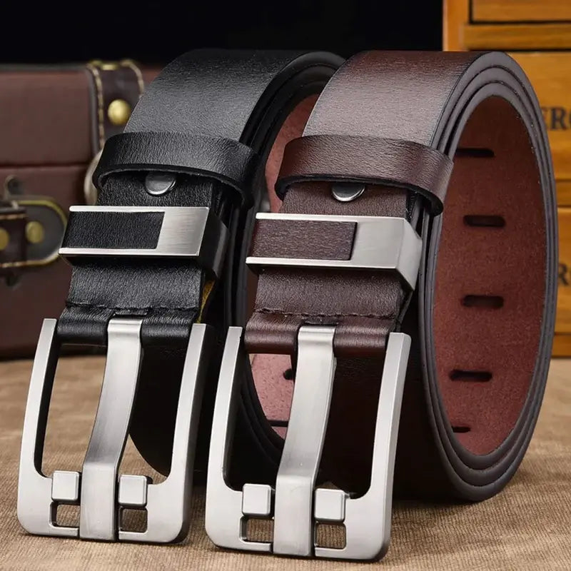 Cinto Masculino de Couro Confy Romenzi RZ344 com fivela de 6,7 cm e couro ecológico nas cores sofisticadas para looks casuais e formais.