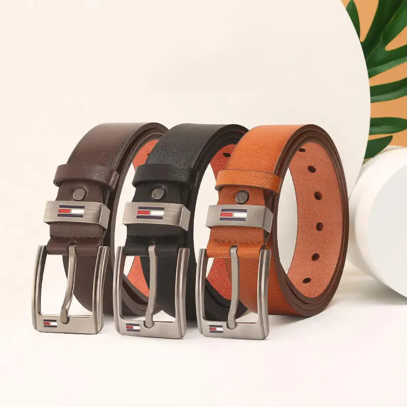 Cinto Masculino Megan Romenzi RZ340 em couro ecológico nas cores preto, caramelo e marrom com fecho durável e visual elegante.