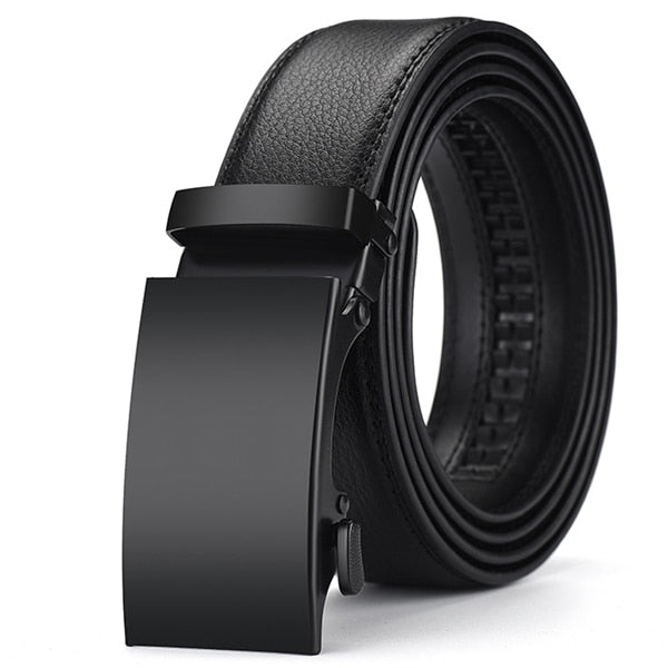 Cinto Masculino Couro Romenzi Altivo RZ466 com fivela esculpida e couro legítimo, ideal para compor visuais elegantes com estilo e durabilidade.