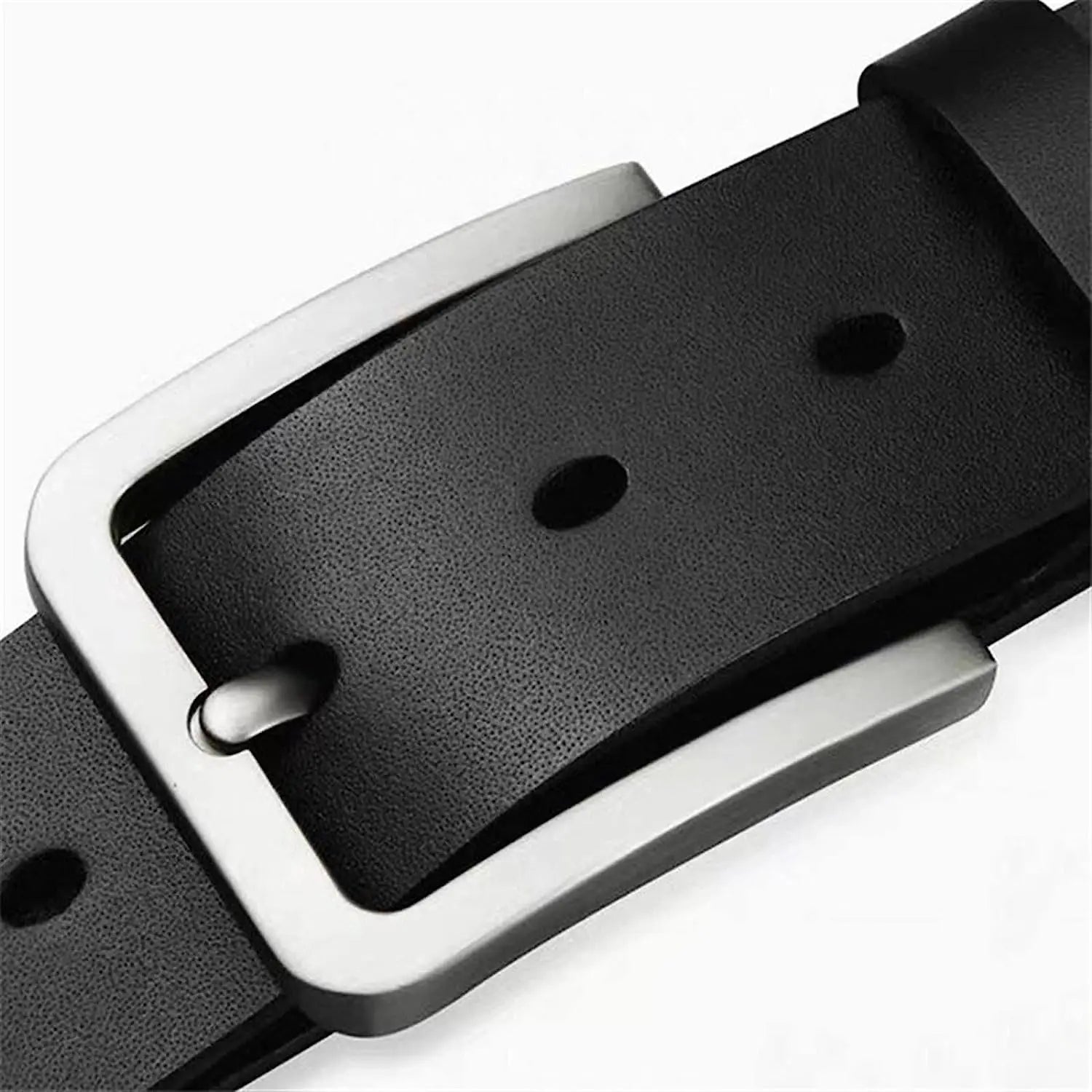 Cinto Masculino Couro Romenzi Casual RZ464 com acabamento elegante e design versátil, ideal para compor looks autênticos com sofisticação.