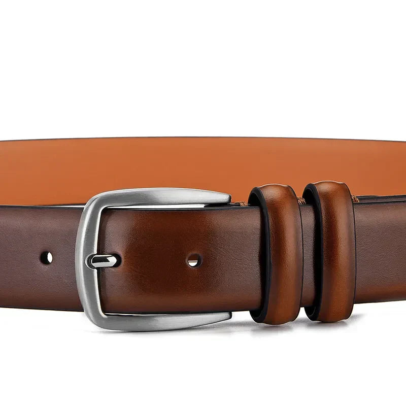Cinto Masculino de Couro Romenzi Classy RZ460 feito à mão em couro legítimo com estilo clássico e acabamento premium para looks refinados.