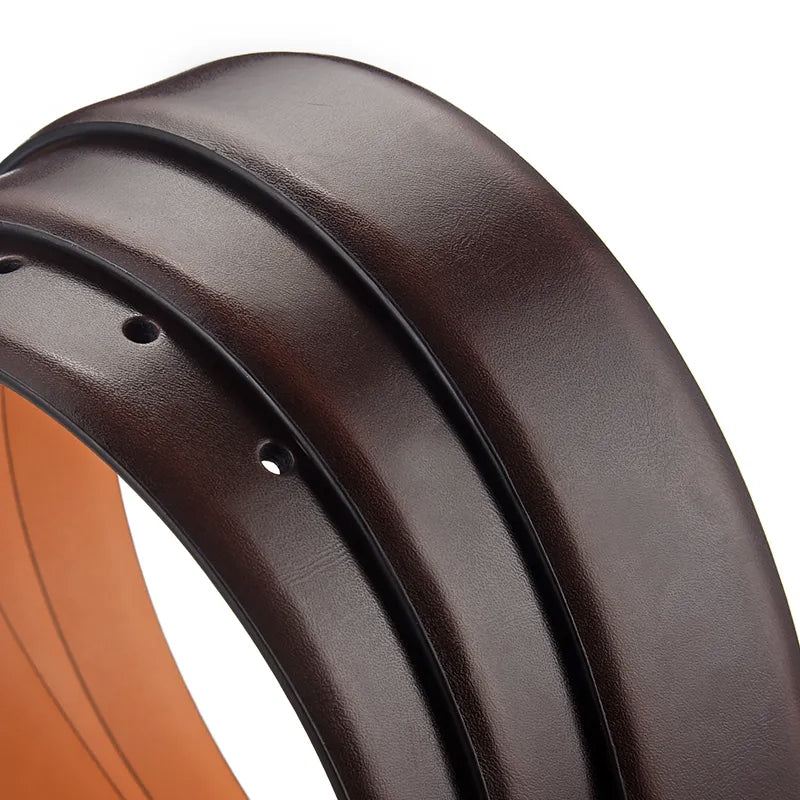 Cinto Masculino de Couro Romenzi Classy RZ460 feito à mão em couro legítimo com estilo clássico e acabamento premium para looks refinados.