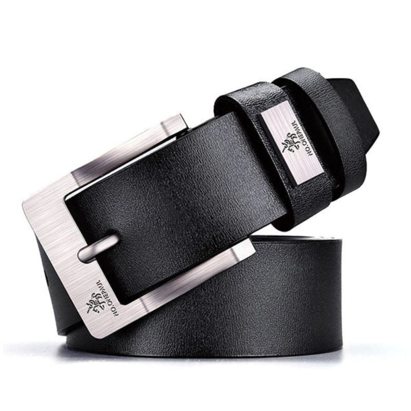 Cinto Masculino de Couro Romenzi Mens RZ475 com fivela metálica e acabamento premium, ideal para compor visuais elegantes e sofisticados.