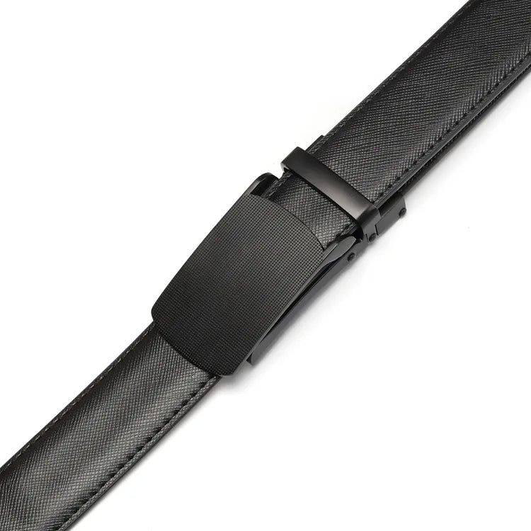 Cinto Masculino Romenzi RZ343 com fivela automática metálica, feito em couro PU nas cores preto e marrom. Estilo, praticidade e elegância.
