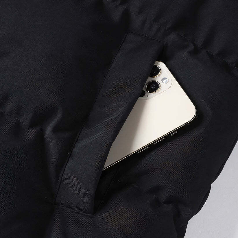 Jaqueta Acolchoada Masculina Romenzi High RZ239 com design clássico, isolamento térmico e estilo atemporal para conforto e sofisticação em dias frios.