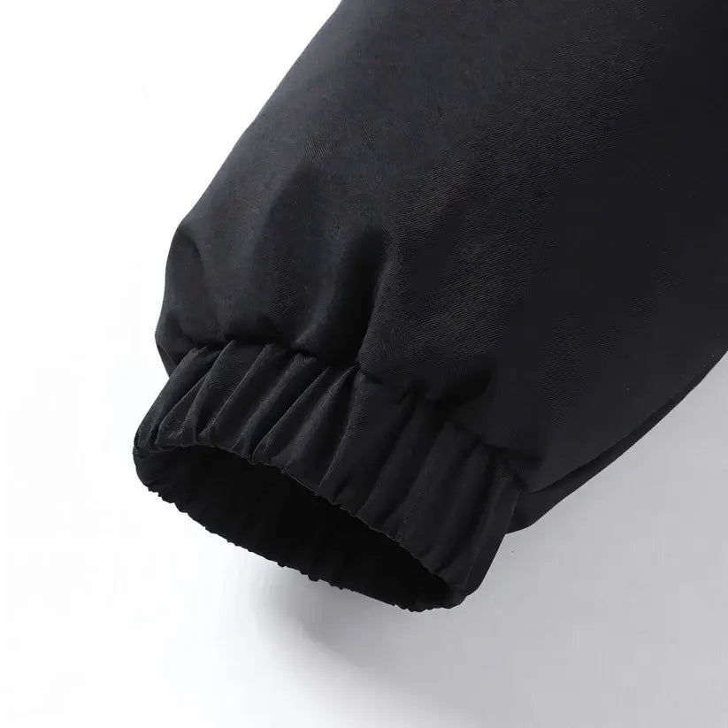 Jaqueta Acolchoada Masculina Romenzi High RZ239 com design clássico, isolamento térmico e estilo atemporal para conforto e sofisticação em dias frios.