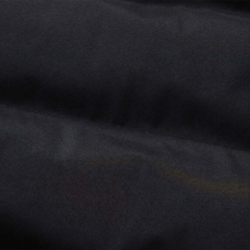 Jaqueta Acolchoada Masculina Romenzi High RZ239 com design clássico, isolamento térmico e estilo atemporal para conforto e sofisticação em dias frios.