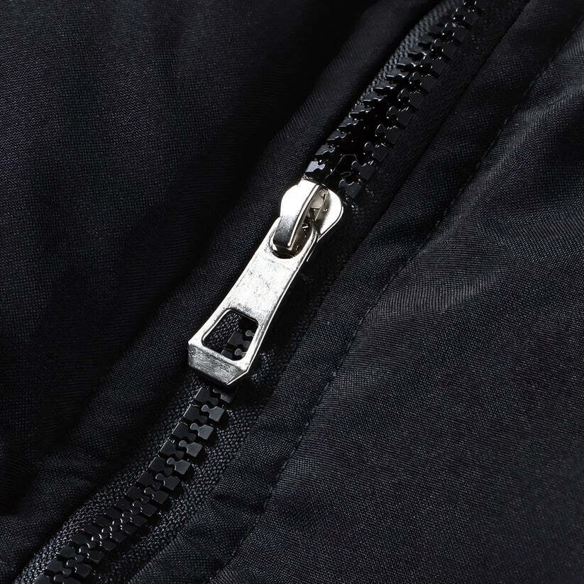 Jaqueta Acolchoada Masculina Romenzi High RZ239 com design clássico, isolamento térmico e estilo atemporal para conforto e sofisticação em dias frios.
