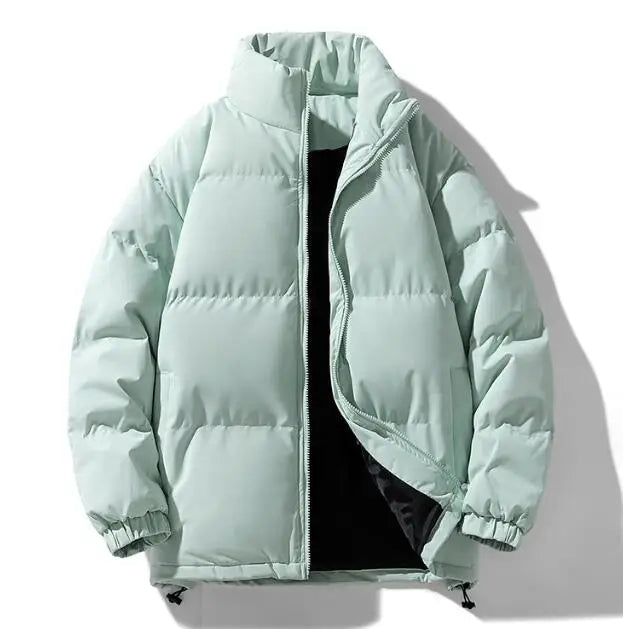Jaqueta Bobojaco Masculina Romenzi Westcoast RZ240 com design básico e elegante. Ideal para dias frios, oferecendo conforto, proteção e durabilidade.