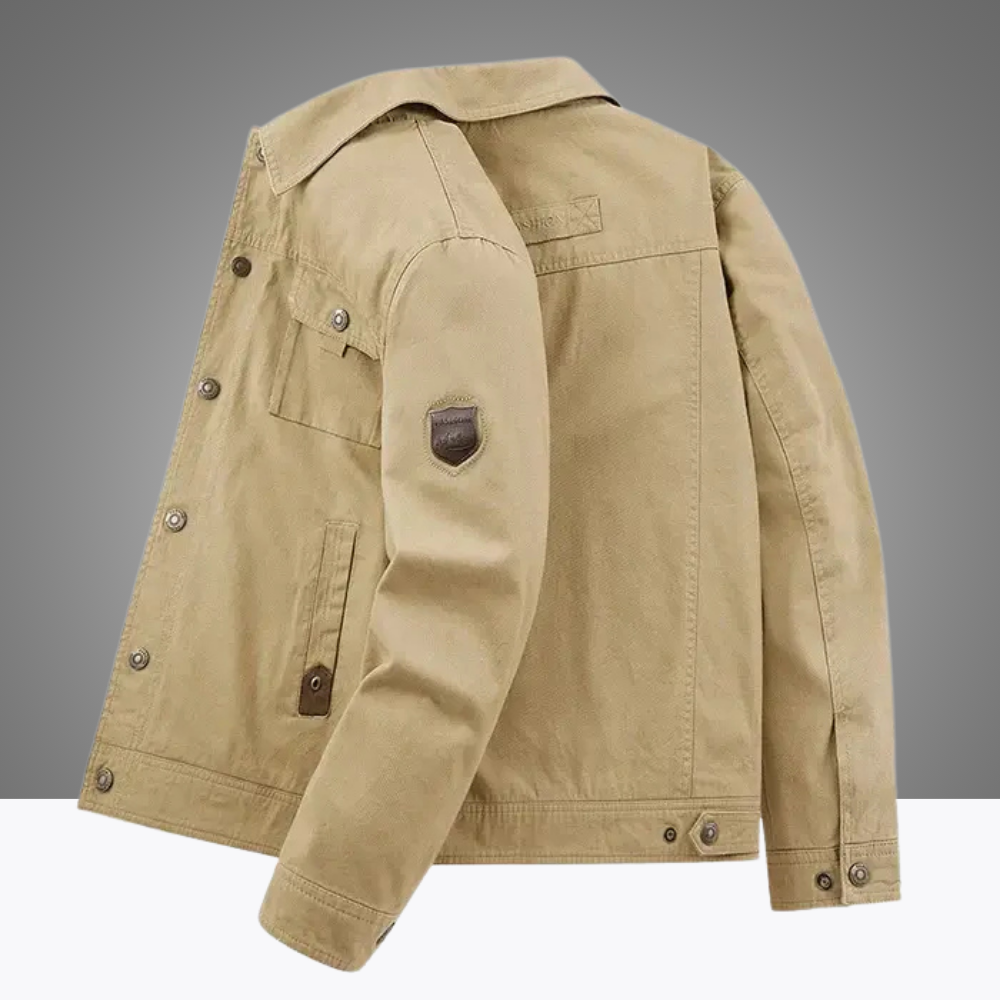 Jaqueta Bomber Masculina Romenzi Mountain RZ321 em tecido leve, respirável e com design moderno. Elegância e conforto para o dia a dia.