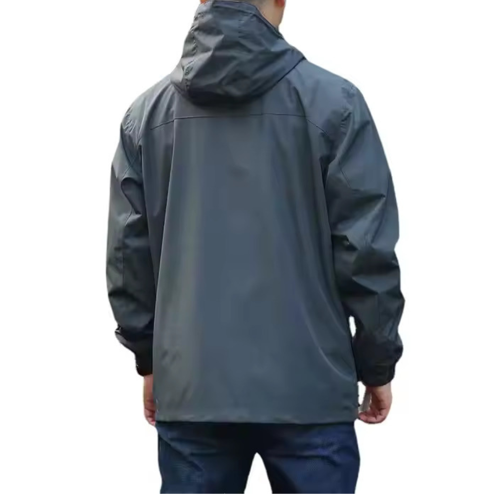 Jaqueta Corta Vento Masculina Romenzi Pulse RZ231 em cinza claro, design moderno e proteção contra chuva e vento.