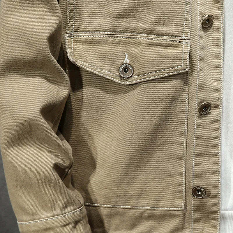 Jaqueta Jeans Masculina Romenzi Atemporal RZ224 confeccionada com materiais premium, oferecendo elegância e conforto para diversas ocasiões.