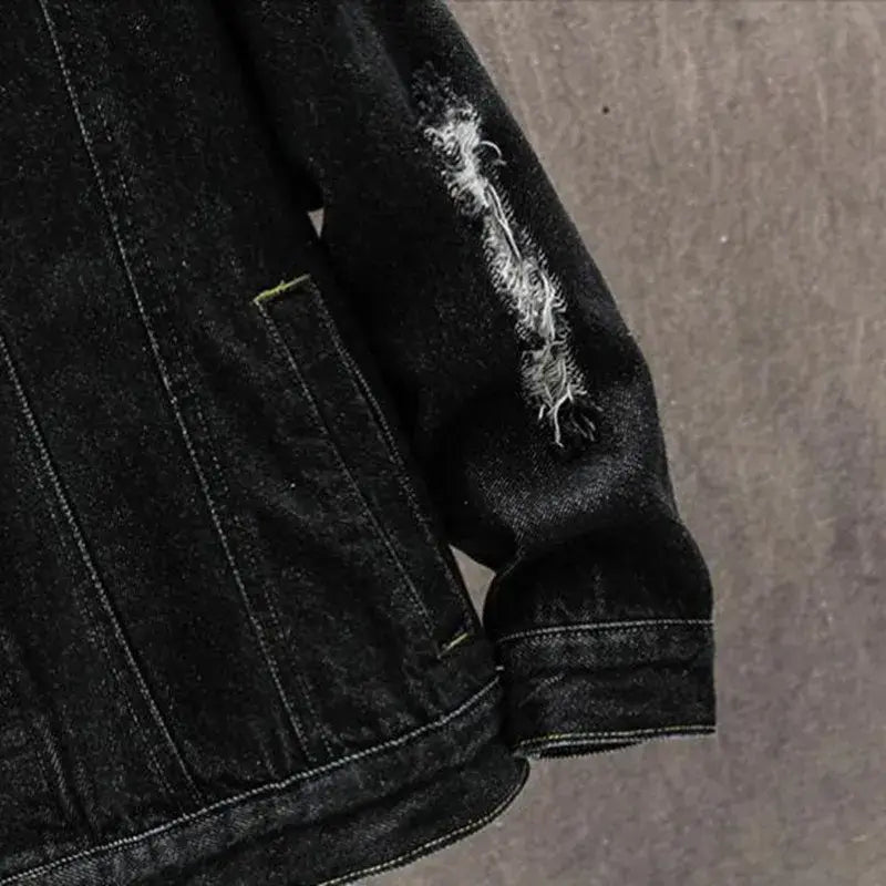 Jaqueta Jeans Masculina Romenzi StreetWear RZ235, design urbano moderno, confortável e com acabamentos de alta qualidade.