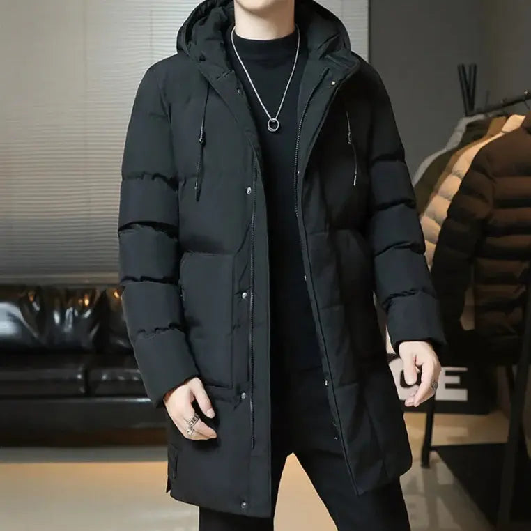 Jaqueta Longa Puffer Masculina Romenzi RZ145 com acolchoamento térmico, tecido impermeável e design refinado para proteção e estilo no inverno.